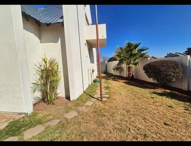 3 BEDROOM HOUSE FOR SALE IN ELANDSHAVEN